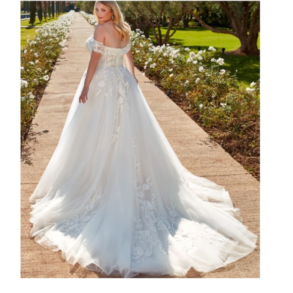 ✨ NEW Eddy K Curvy Wedding Dress – Size 16W #UR134 ✨ - Picture 2 of 9